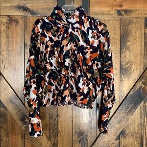 Do + Be spotted pattern mock turtle neck blouse!